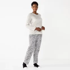 Petite Croft & Barrow® Long Sleeve Pajama Top & Pajama Pants Sleep Set